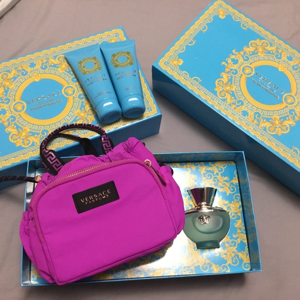 Versace Dylan Turquoise Gift Set Brand New - Picture 1 of 9
